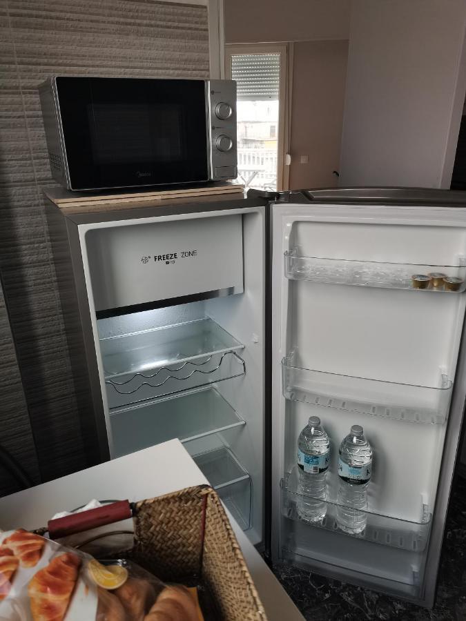 Penthouse Spacious W Super Wifi & Terrace, 2 Min From Metro أثينا المظهر الخارجي الصورة